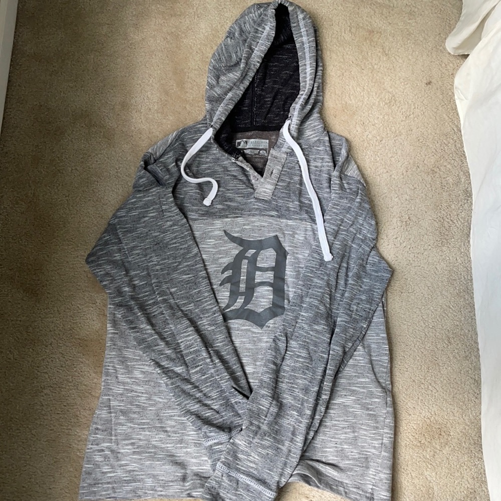 Size medium women’s Detroit hoodie. Gray. Got as a gift and Only worn once